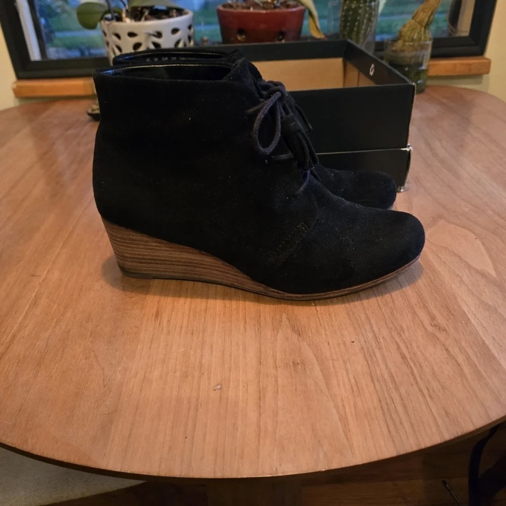 Dr. Scholl's Black Ankle Boots with Brown Wedge Size 9.5